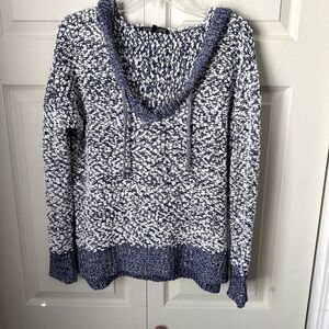 Almost Famous Size Large blue and white sweater hoodie